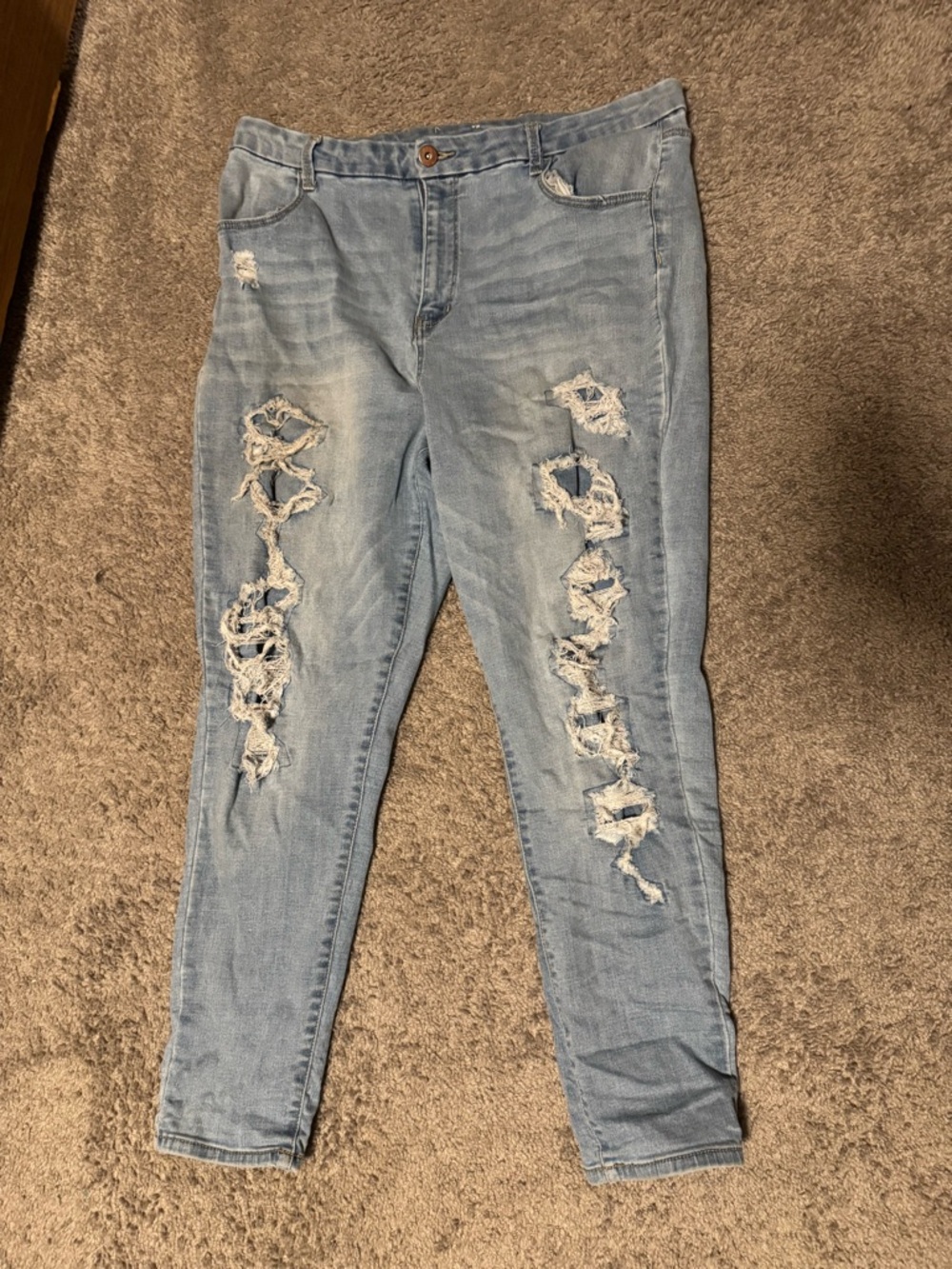 No Boundaries Light Wash Distressed Skinny Jeans